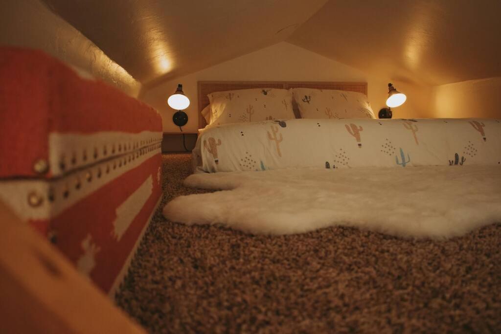 Agave Tiny House At Cactus Flower-Hot Tub-Pet Friendly-No Pet Fees! Albuquerque Exterior photo